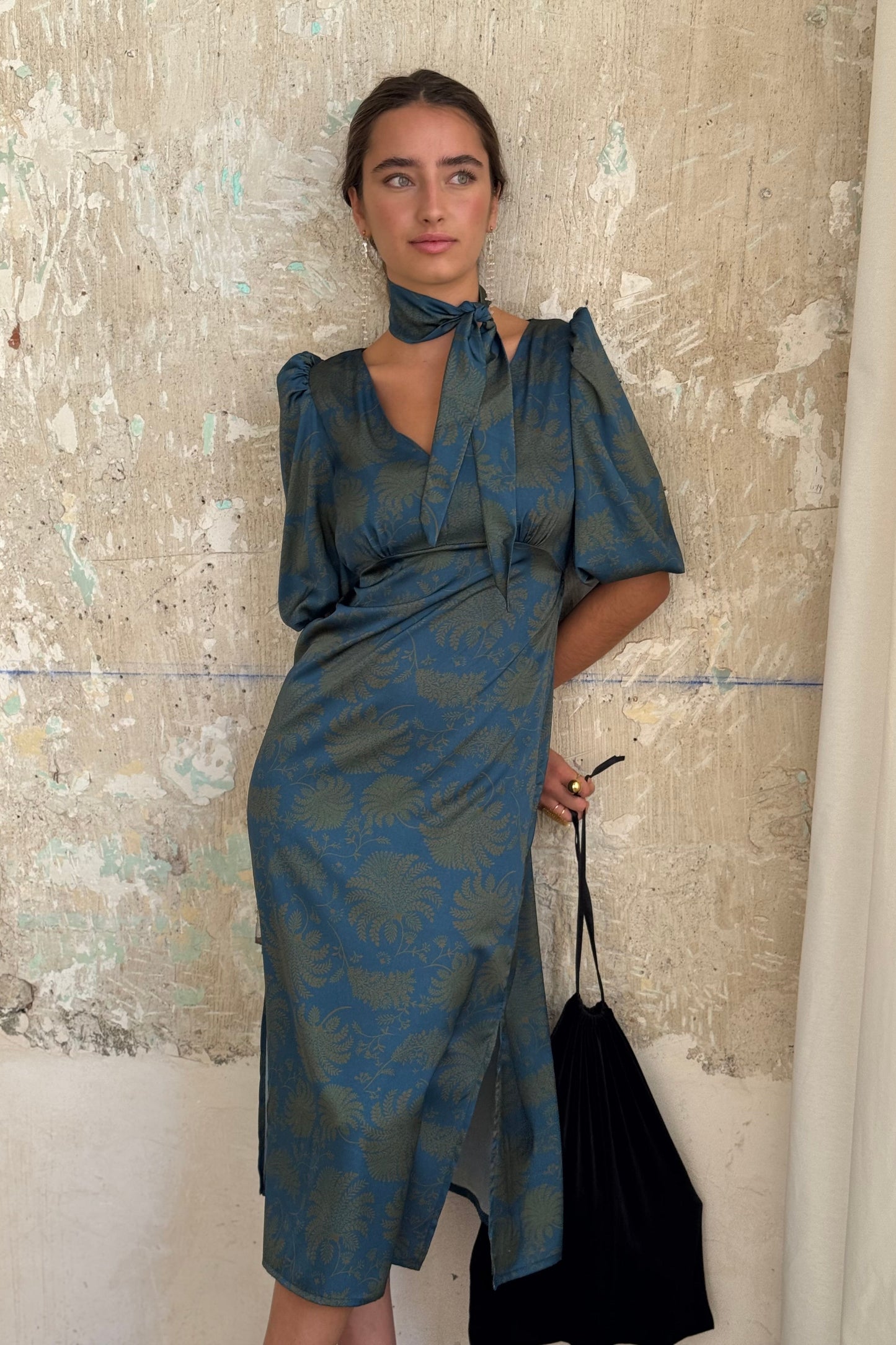 VESTIDO COM CITAÇÕES VERDE