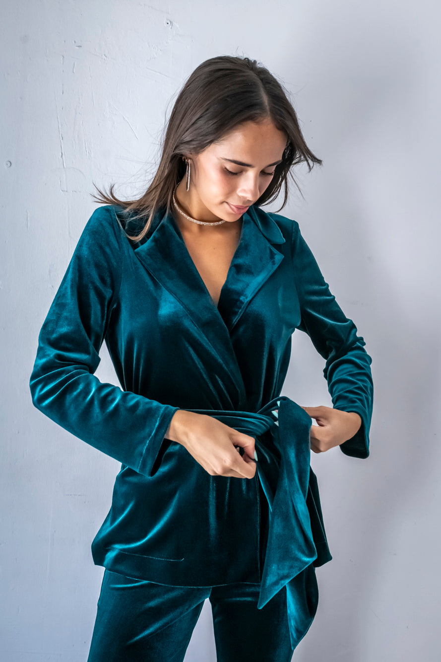 BLAZIER GANTE VERDE. Incluye el cinturón. Pre-order. Fecha estimada de envío 25 de Septiembre