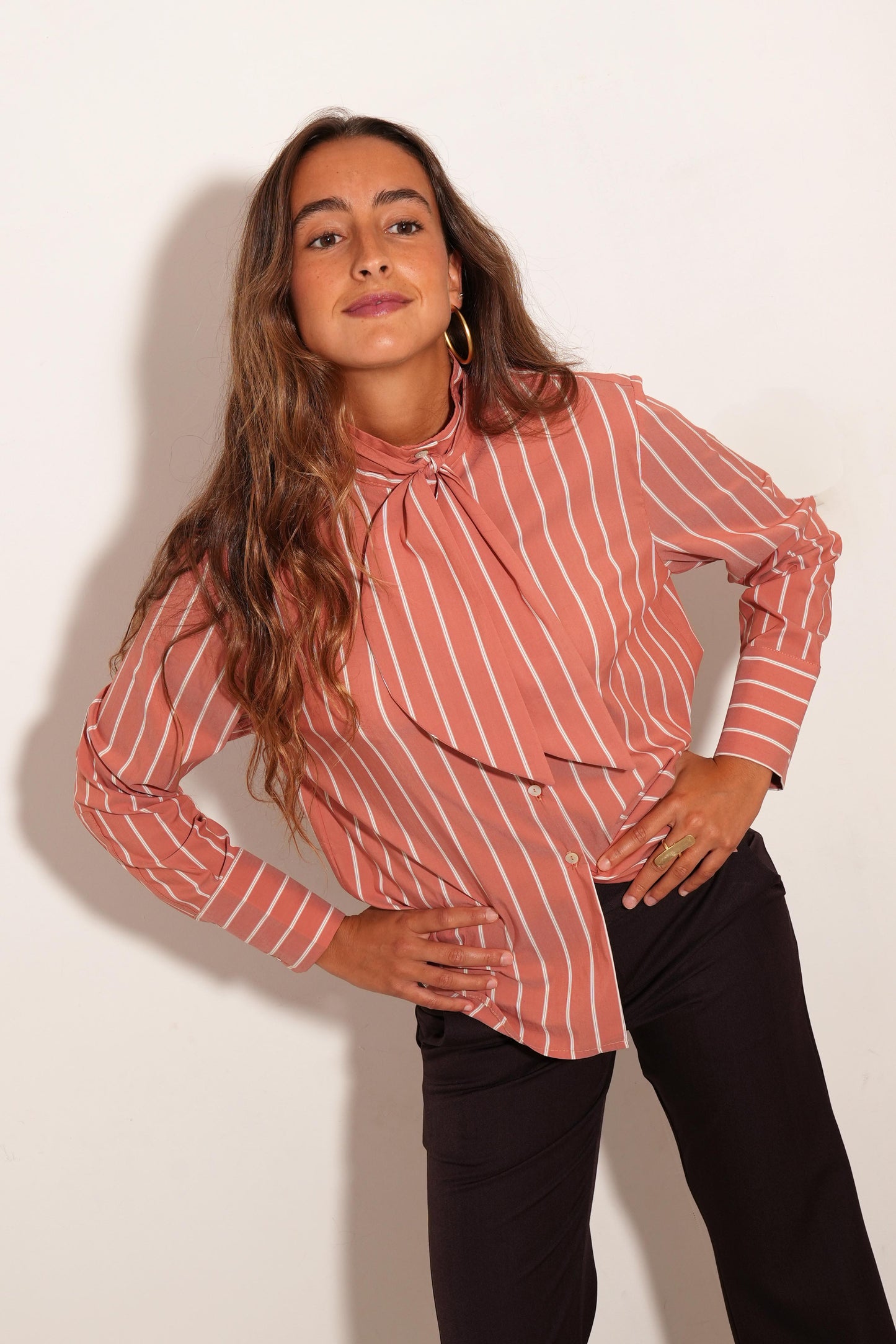 CAMISA BALI RAYAS TEJA. LAZADA QUITA Y PON.