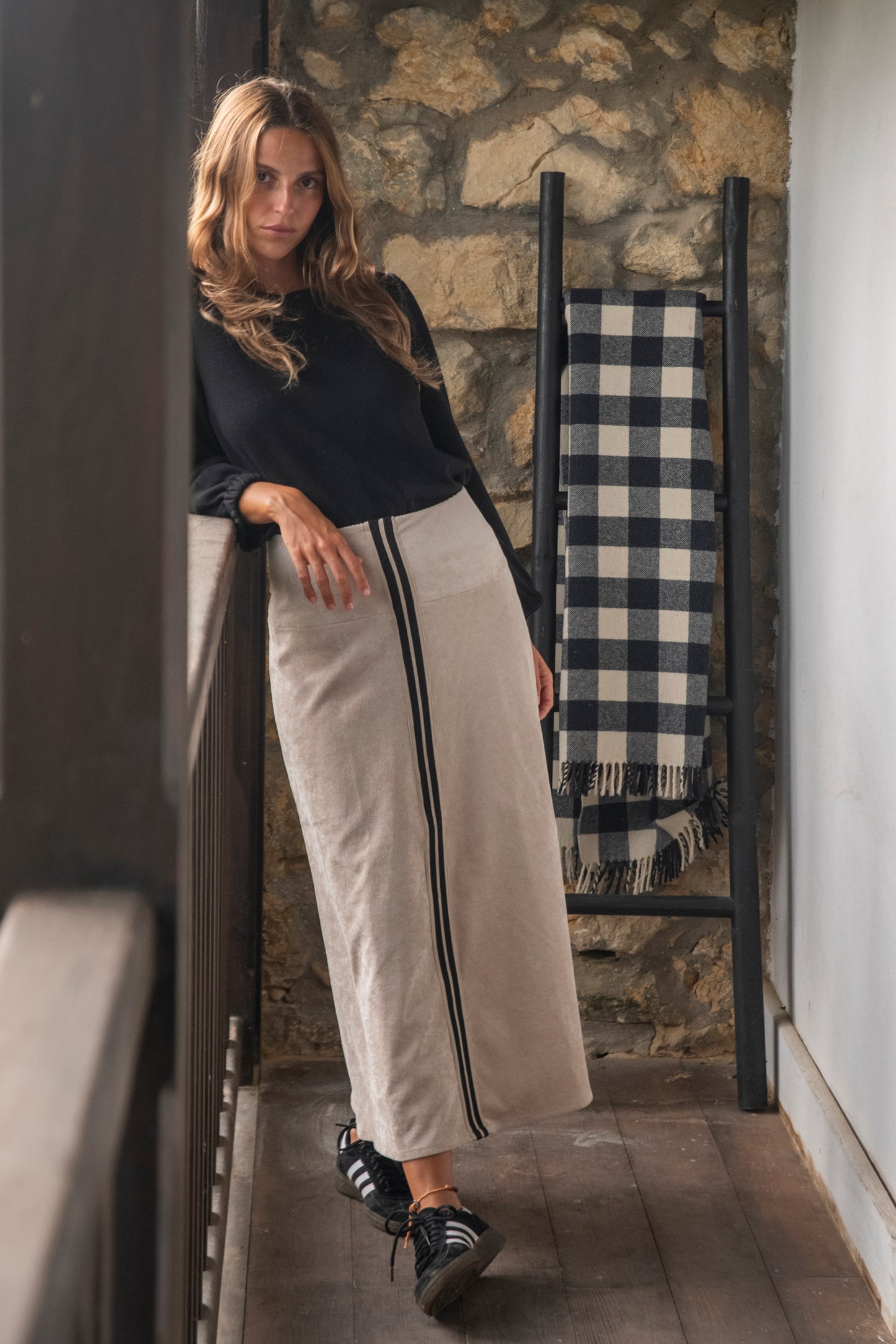 FALDA OPORTO BEIGE. Pre-order. Fecha estimada de envío 18 de Septiembre.